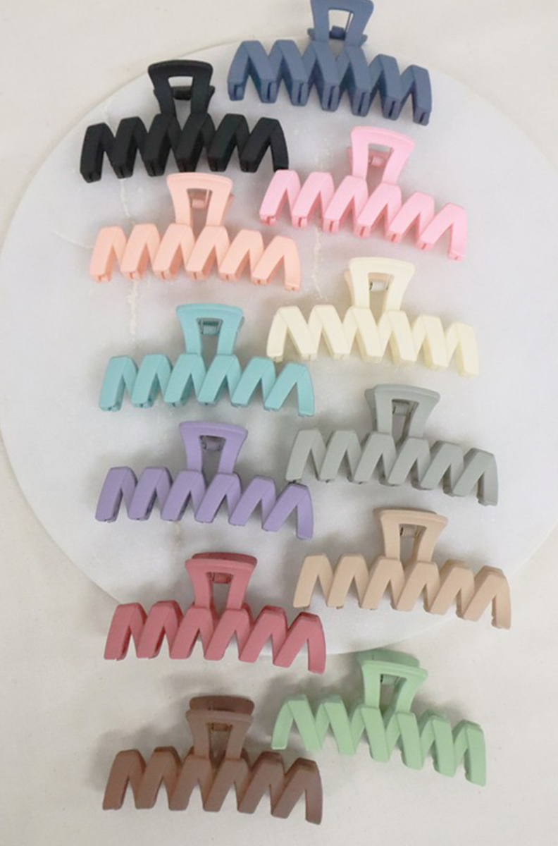 Matte Zig Zag Claw Clip