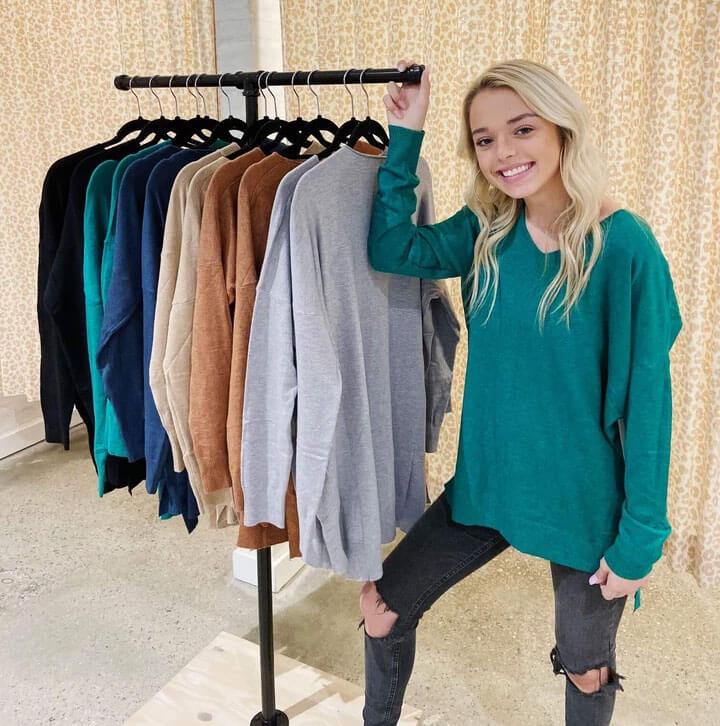 CUTE & TRENDY OUTFITS: PAIR COMFORT WITH STYLE