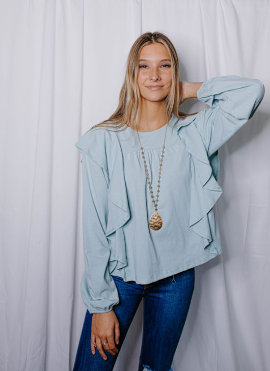 How To Accessorize an Outfit: Choosing the Right Jewelry for Each Look