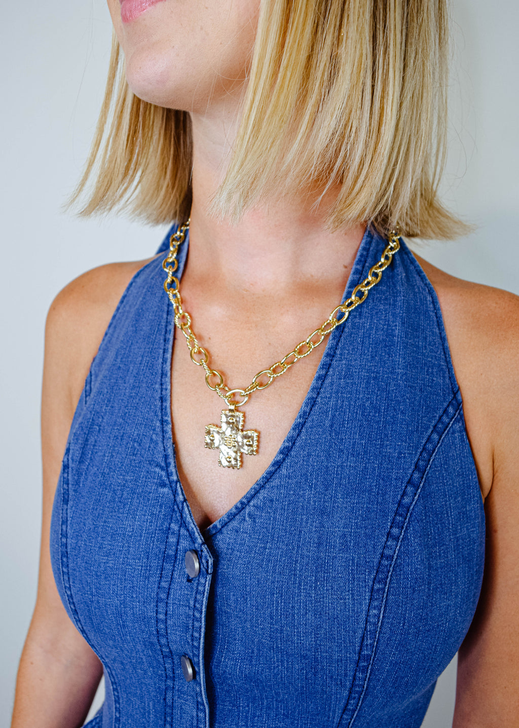 Hammered Cross Oval Chain Necklace