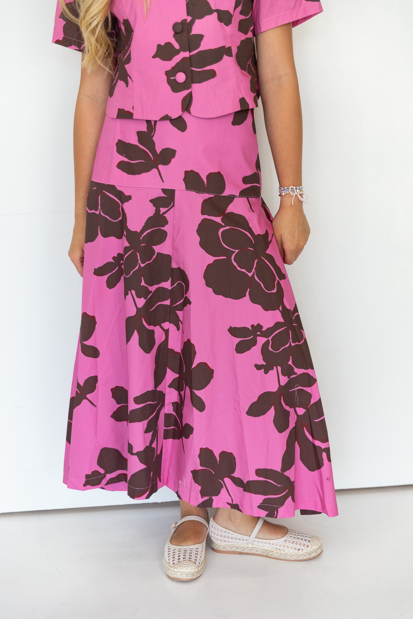 Ladie Floral Detail Skirt