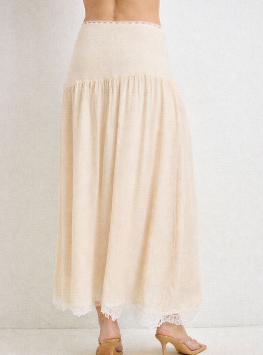Lacy Detail Side Slit Midi Skirt