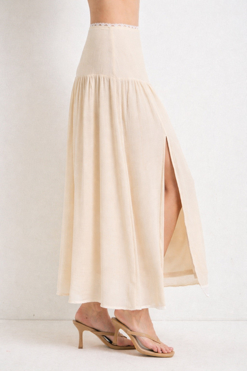 Lacy Detail Side Slit Midi Skirt