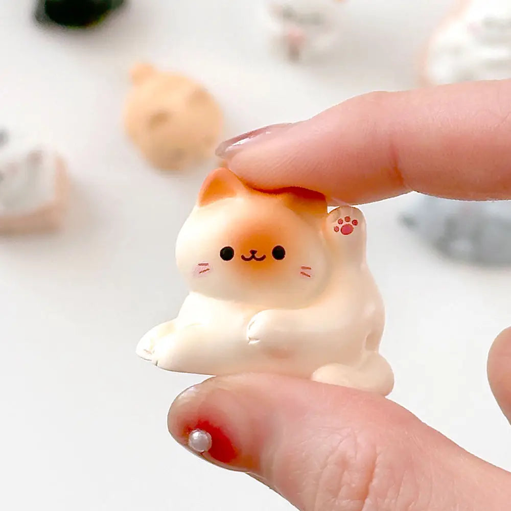 Random Cozy Cat Miniature Figure Blind Box