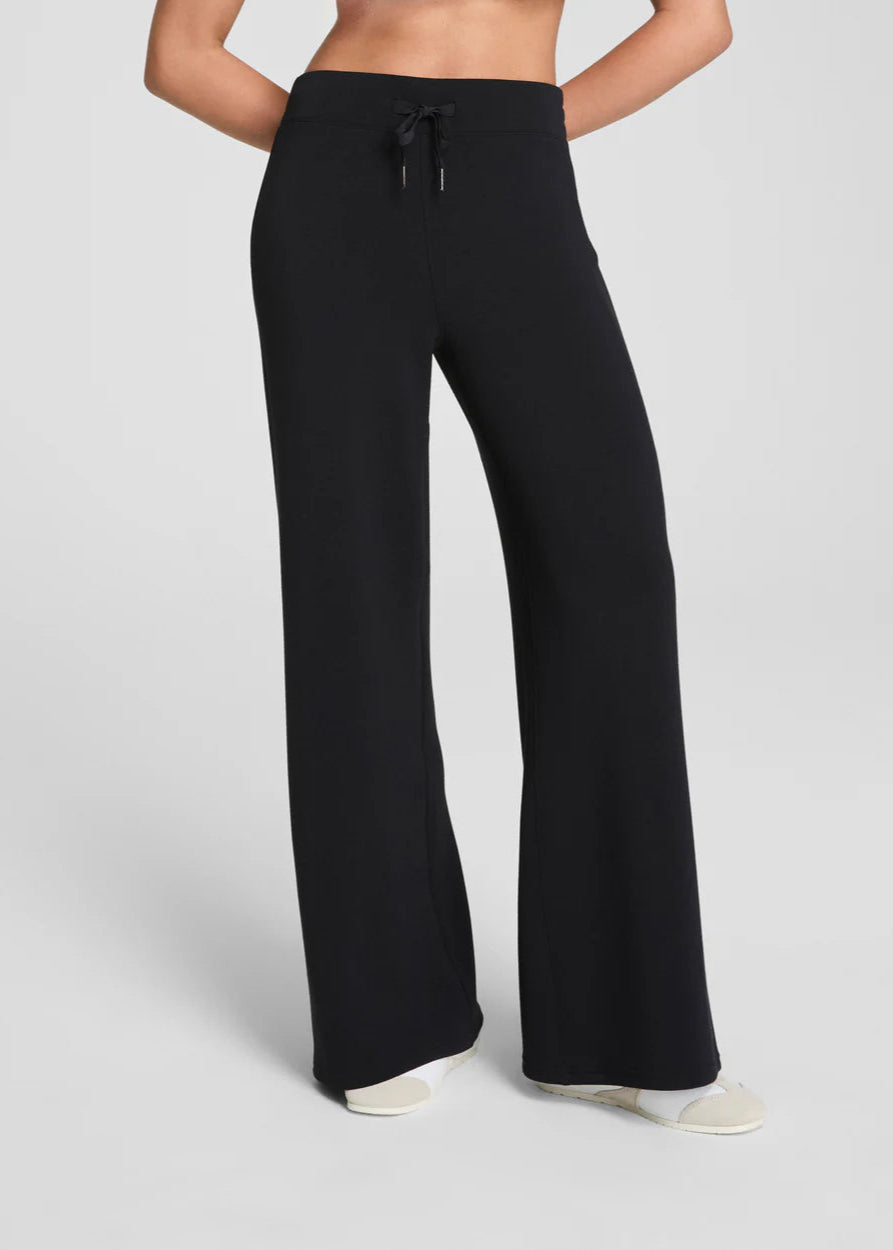 AirEssentials Wide Leg Pant
