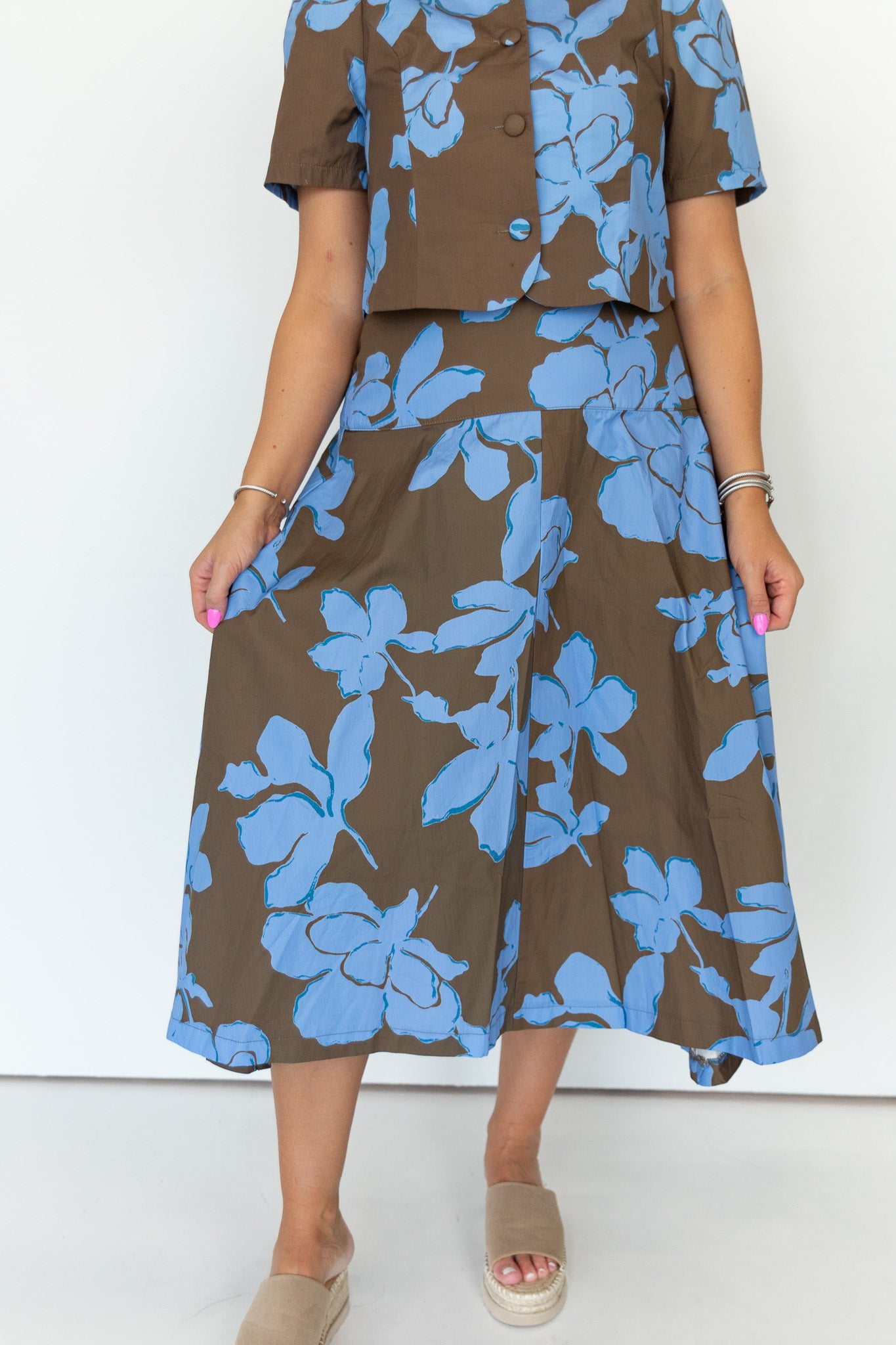 Ladie Floral Detail Skirt