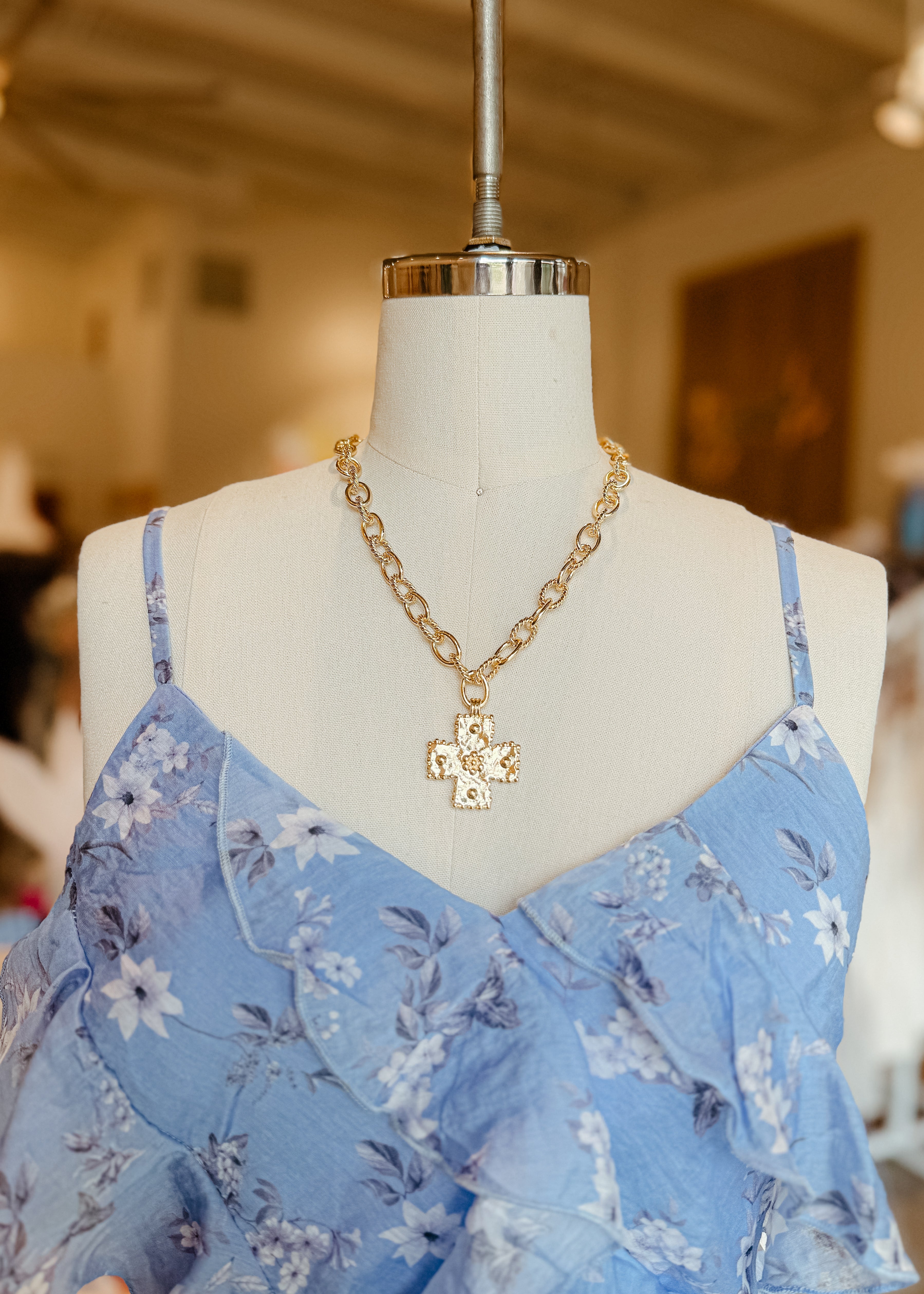 Hammered Cross Oval Chain Necklace