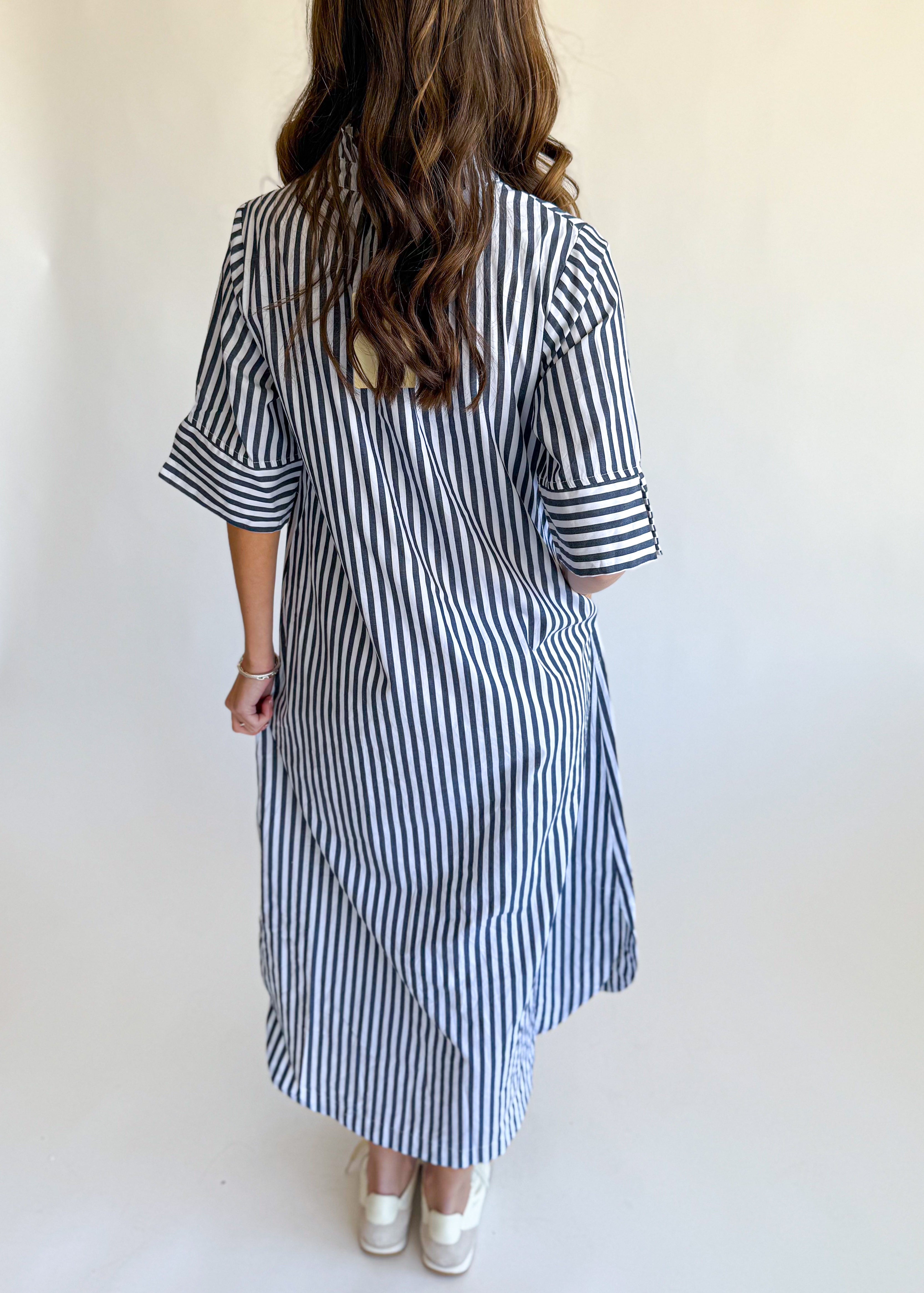 Collins Silhouette Printed Midi Dress