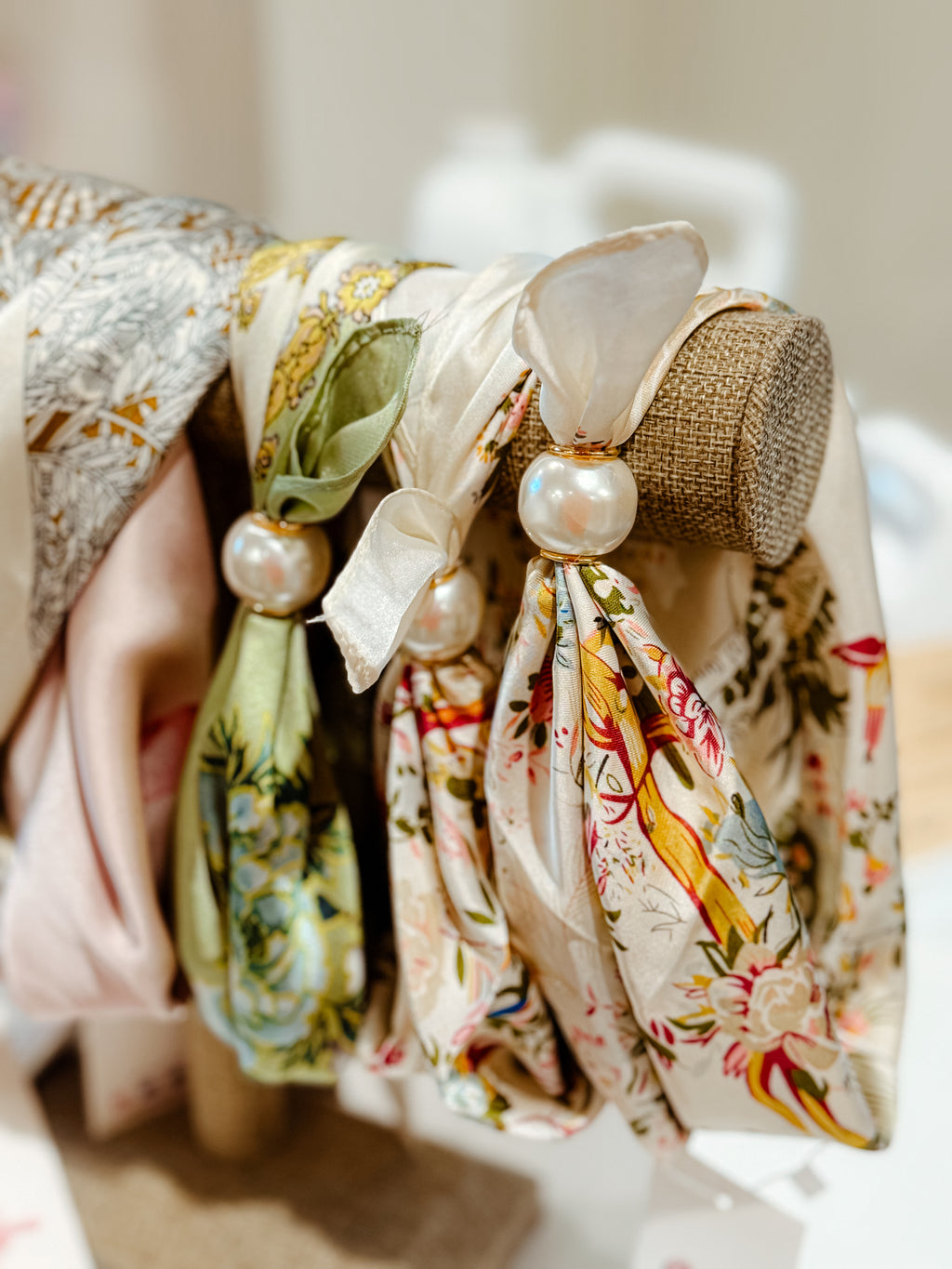 Pearl Magnet Floral Scarf Necklace