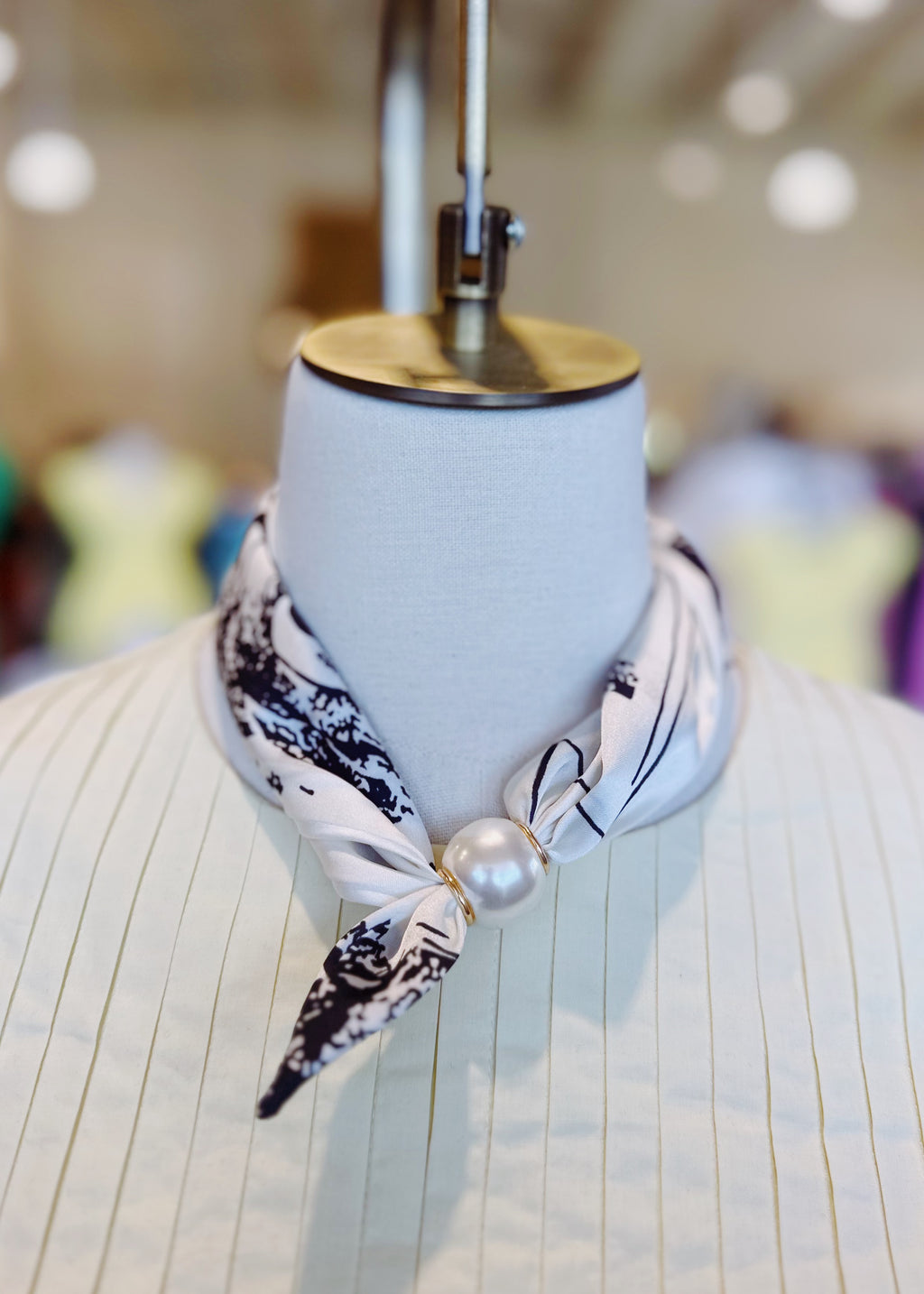 Pearl Magnet Floral Scarf Necklace