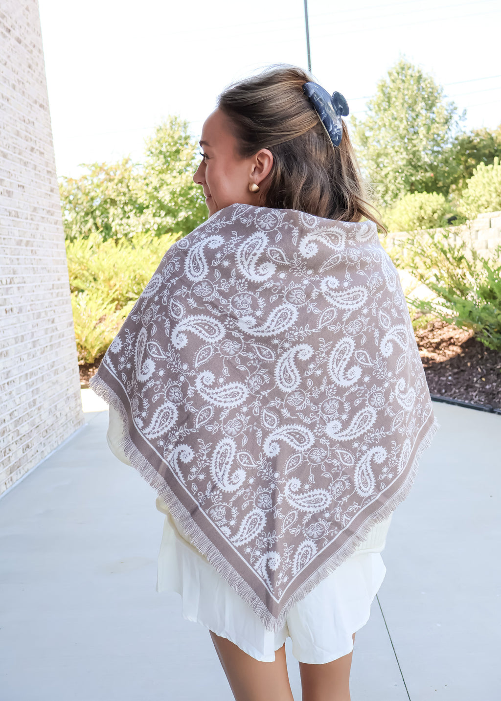 Triangle Paisley Knit Fringed Scarf in Light Brown