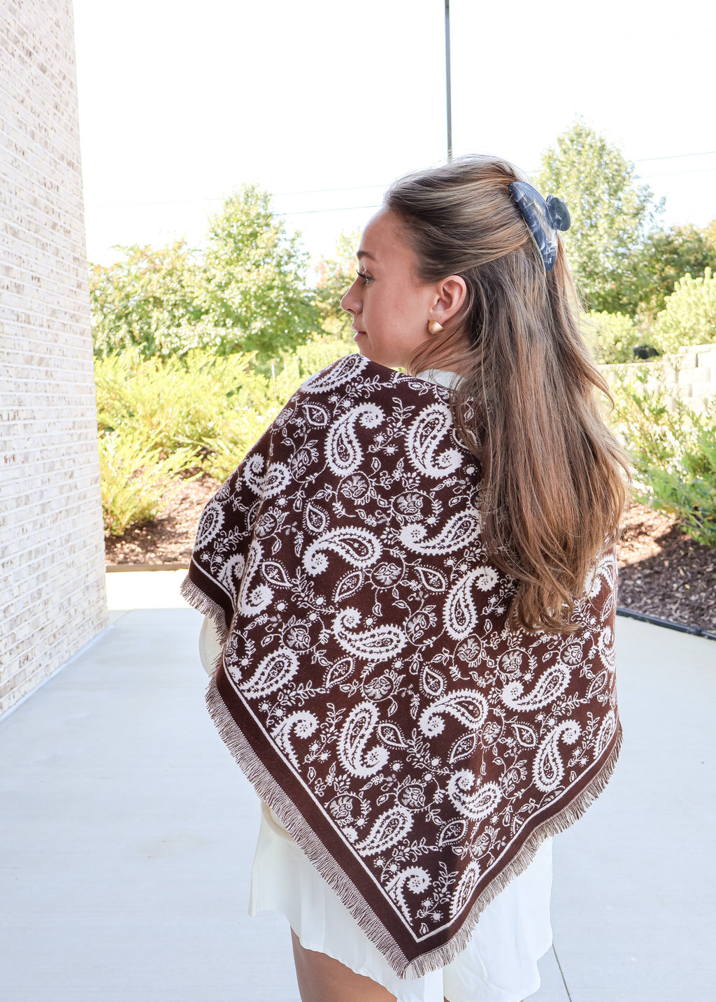 Triangle Paisley Knit Fringed Scarf in Brown