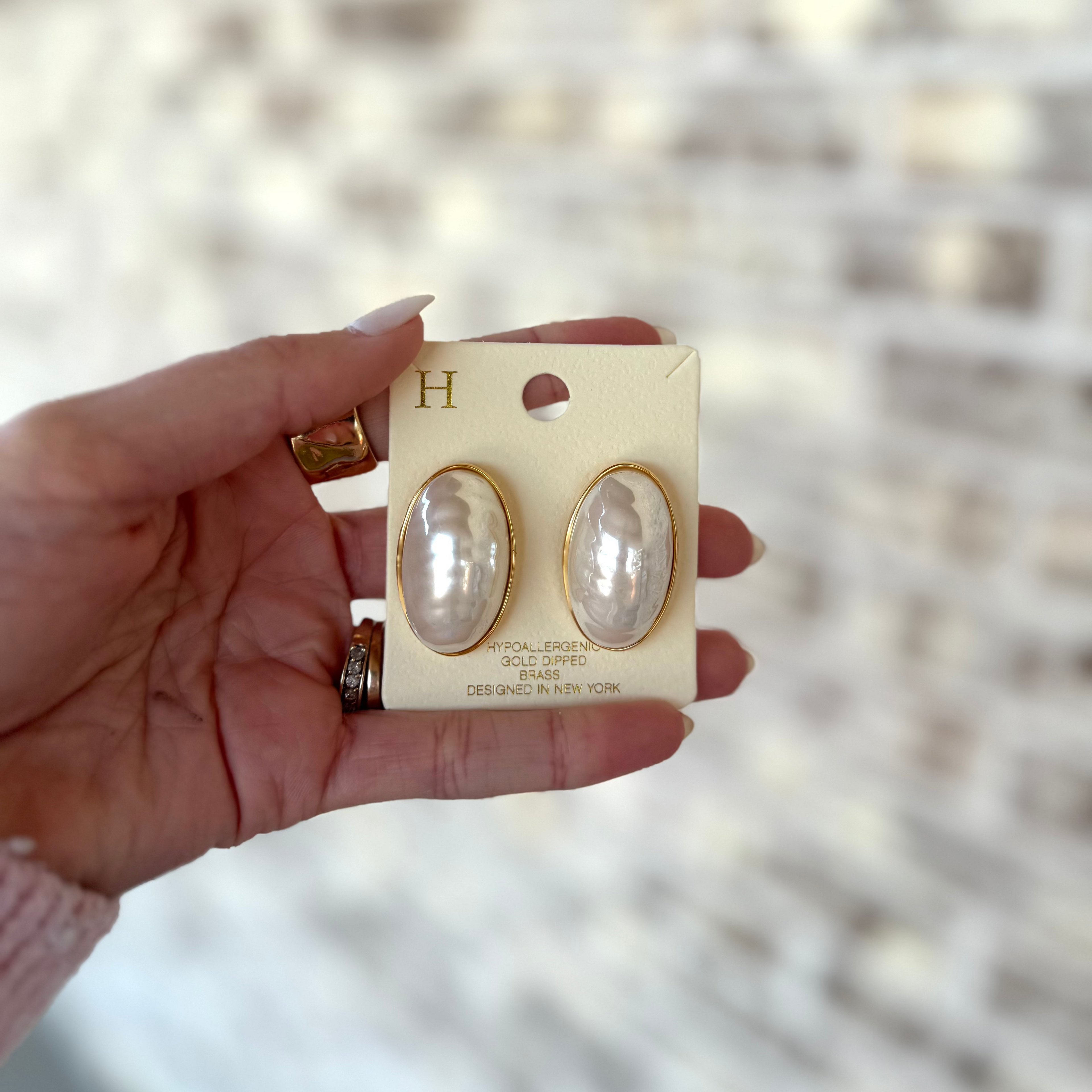 Oval Pearl Earrings