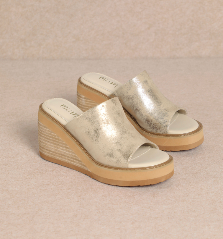 Judy Cloud Fall Wedge Sandal Light Gold / 8