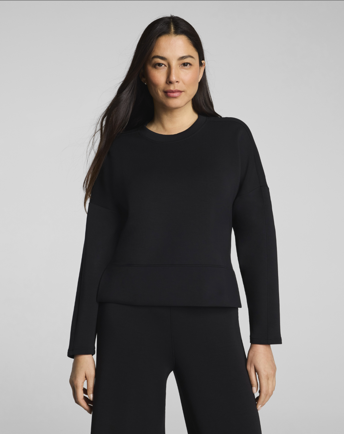 Airessentials Crewneck L/S Top