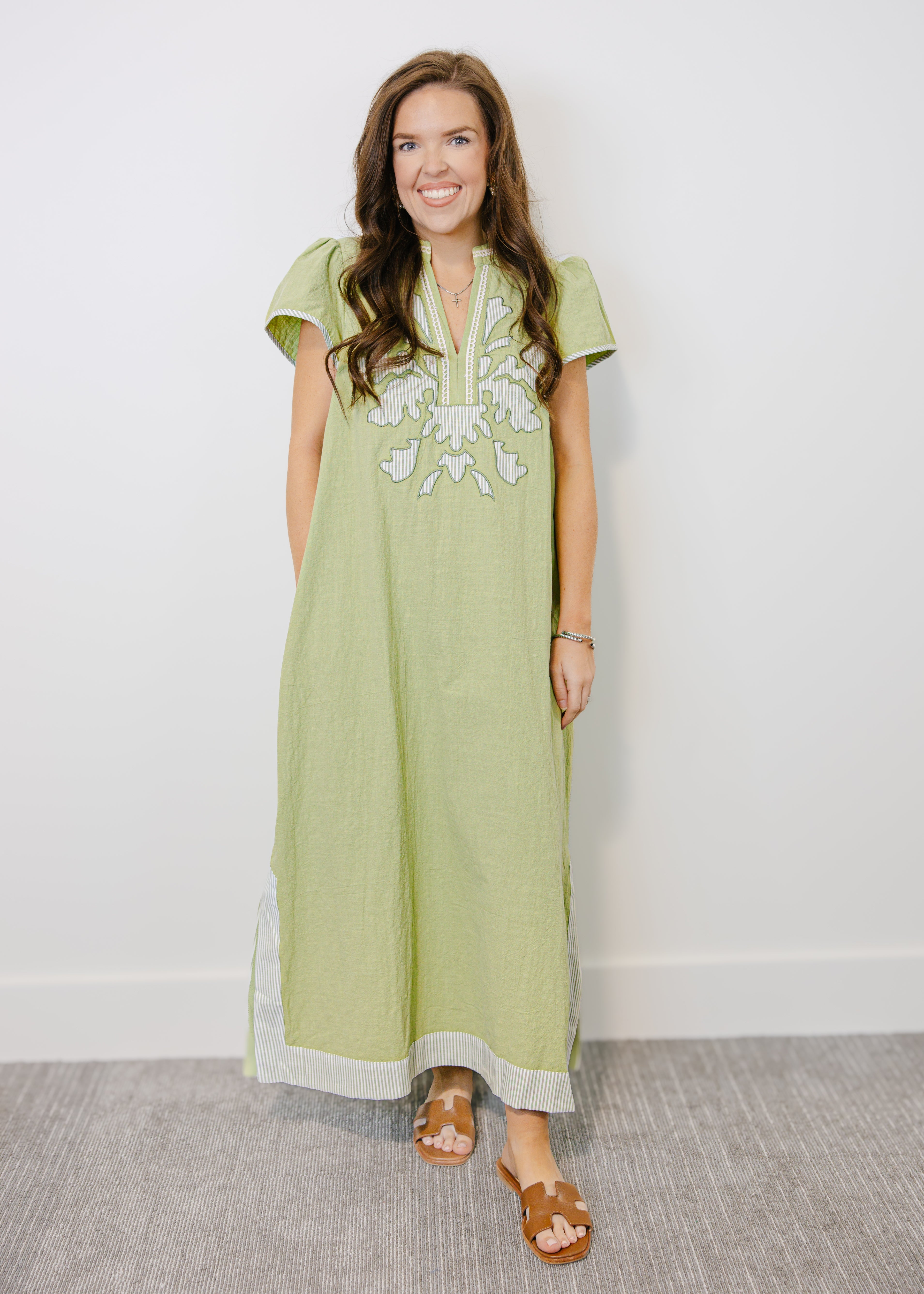 Celeste Embroidered Midi Dress Mauve / M Celeste Embroidered Midi Dress Mauve / M