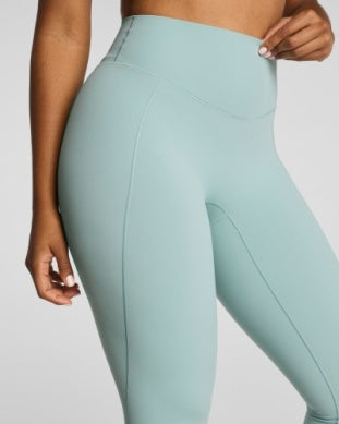 CurveTheory 7/8 Leggings