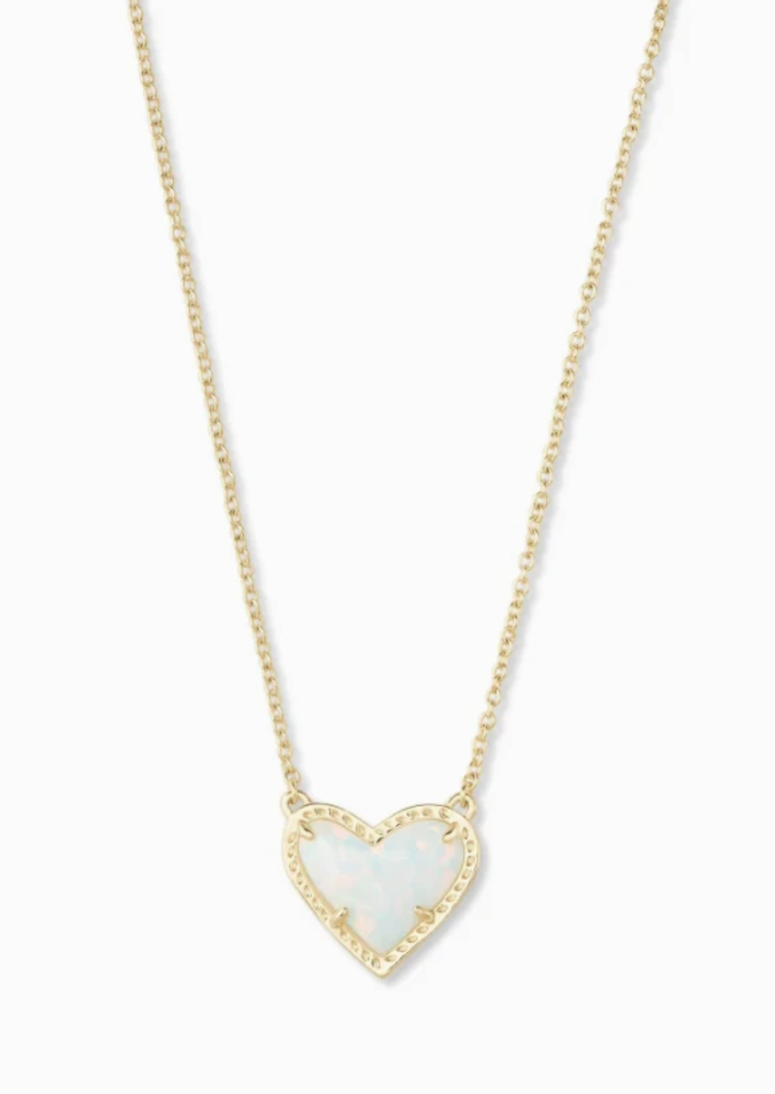 Ari Heart Short Pendant Necklace
