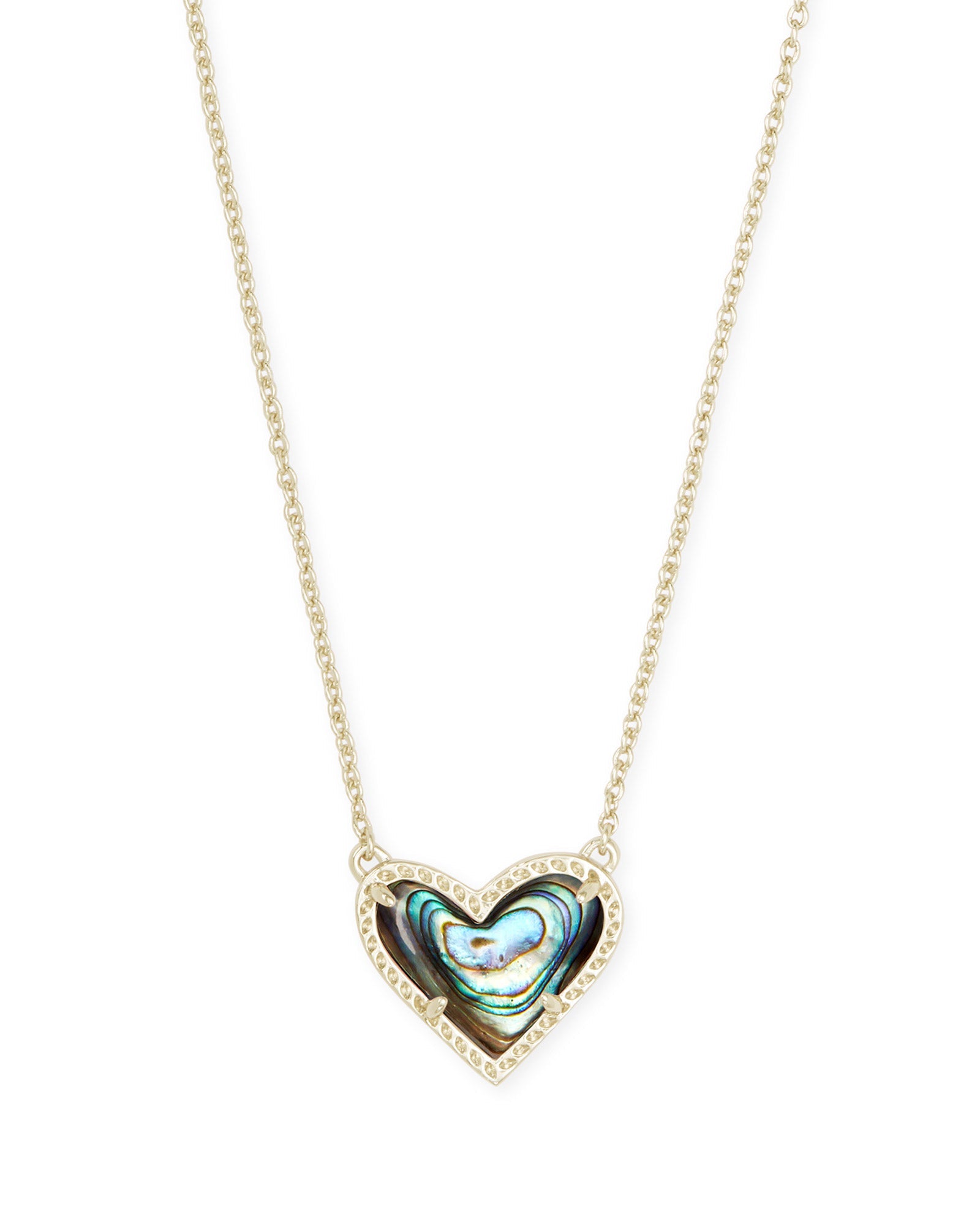 Ari Heart Short Pendant Necklace